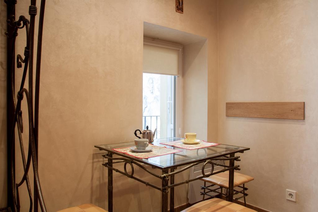 Apartment Roksolana 2 Lviv Ngoại thất bức ảnh