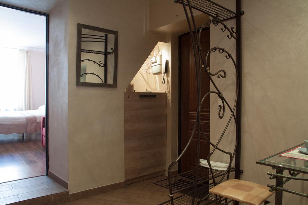 Apartment Roksolana 2 Lviv Ngoại thất bức ảnh